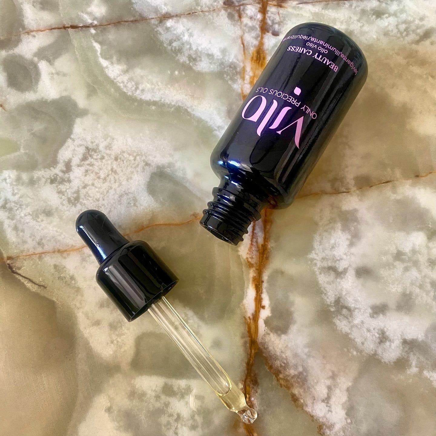 BEAUTY CARESS di Vilo,  il tocco di luce che la tua pelle aspettava