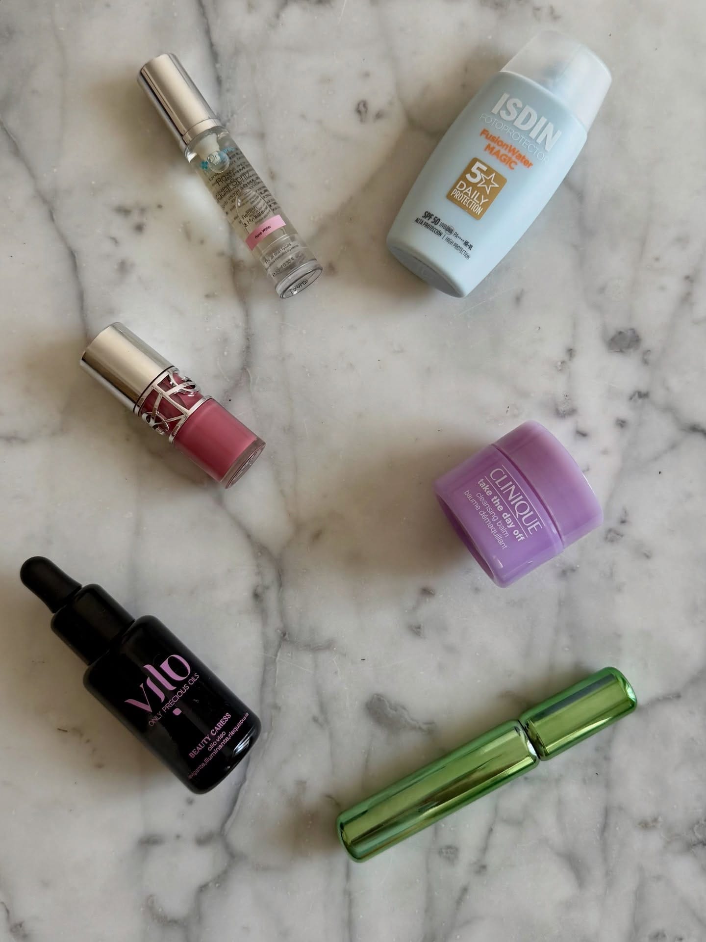 BEAUTY CARESS di Vilo,  il tocco di luce che la tua pelle aspettava