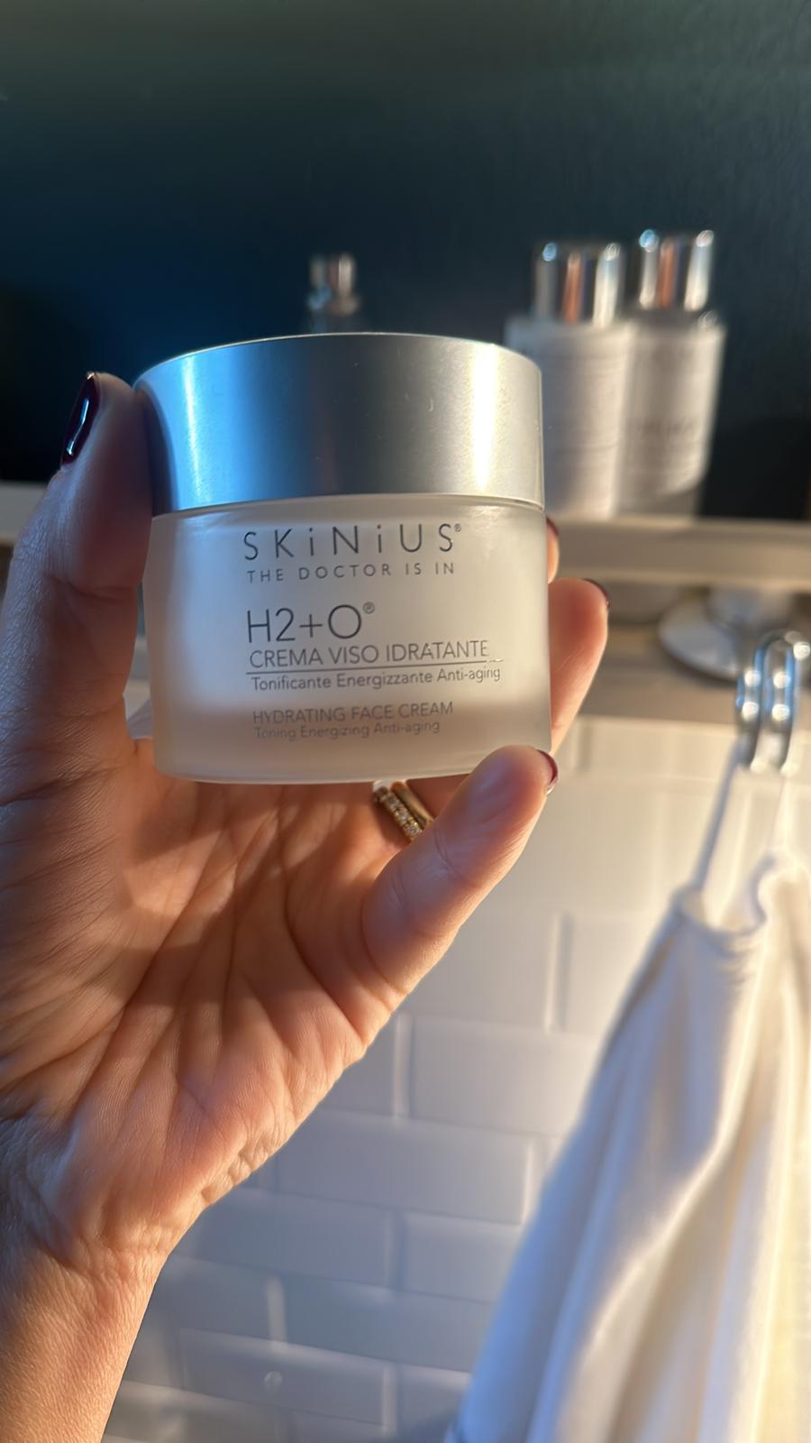 SKINIUS e la scienza della pelle (felice)