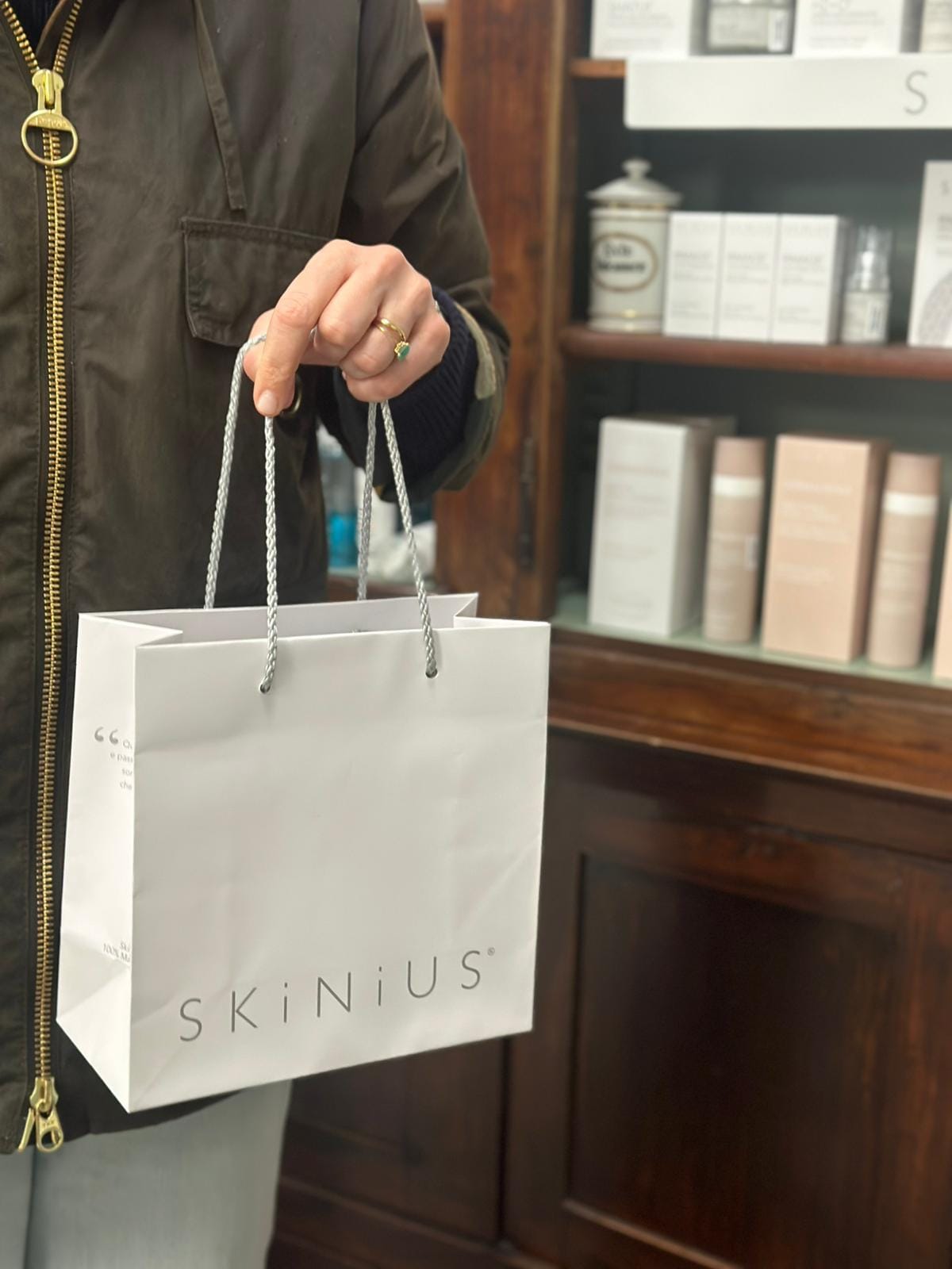 SKINIUS e la scienza della pelle (felice)