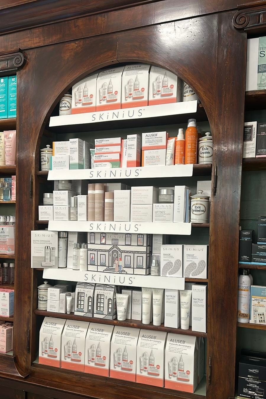 SKINIUS e la scienza della pelle (felice)