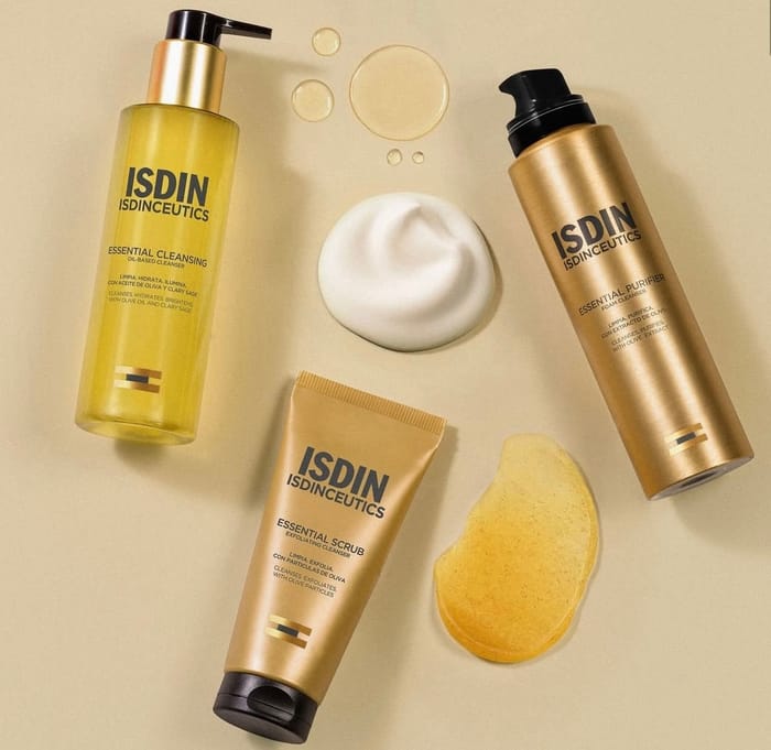ISDIN ISDINCEITICS La bellezza comincia da un gesto semplice: detergere la pelle